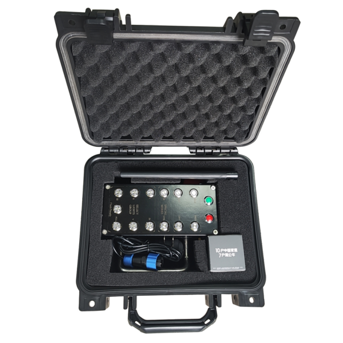 QCL570-S-TE-B-XX LED Portable Radio Controlled Solar Taxiway Edge Light - Image 4